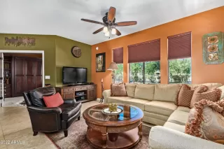 Photo #4: 6474922 Listing