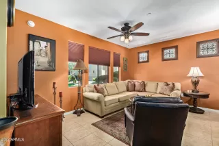 Photo #5: 6474922 Listing