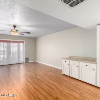 Photo #3: 6475101 Listing