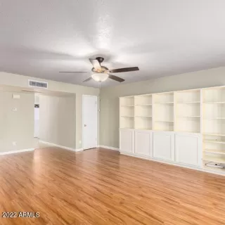 Photo #5: 6475101 Listing