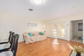 Photo #5: 6475110 Listing