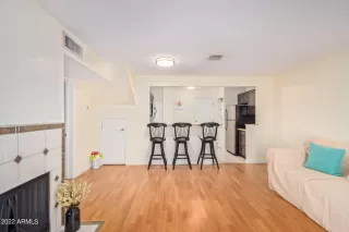 Photo #6: 6475110 Listing