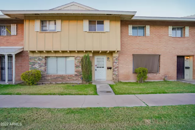 MLS: 6475309 Condo For Sale