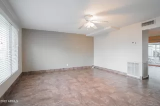 Photo #5: 6475309 Listing