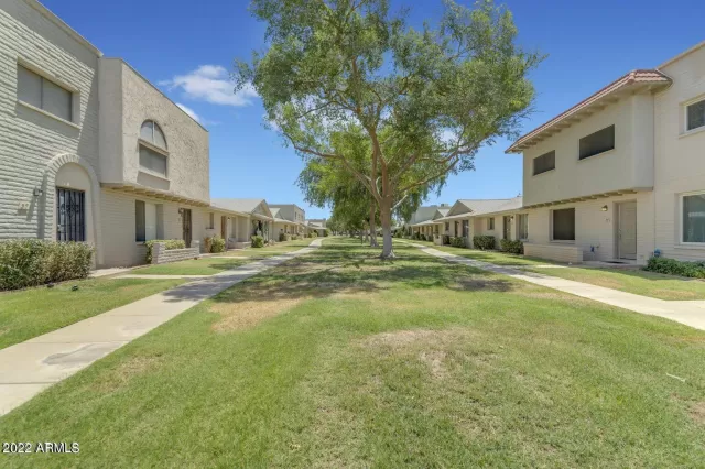 MLS: 6475583 Condo For Sale