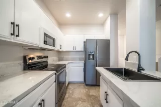 Photo #5: 6475875 Listing