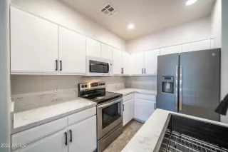 Photo #6: 6475875 Listing