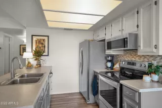 Photo #2: 6476389 Listing