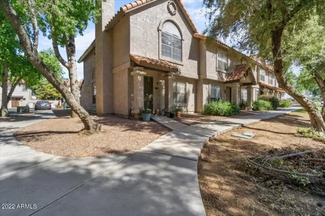 MLS: 6477117 Condo For Sale