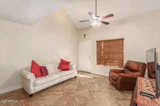 Photo #6: 6477699 Listing