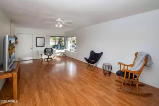 Photo #6: 6477960 Listing