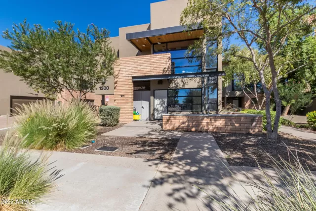 MLS: 6478159 Condo For Sale