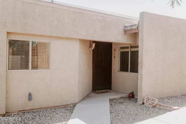 MLS: 6478402 Condo For Sale