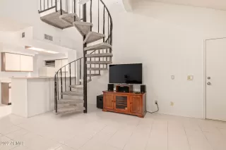 Photo #5: 6479266 Listing