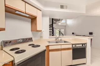 Photo #6: 6479266 Listing