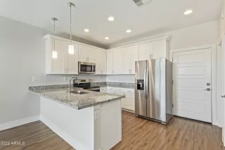 Photo #5: 6479536 Listing