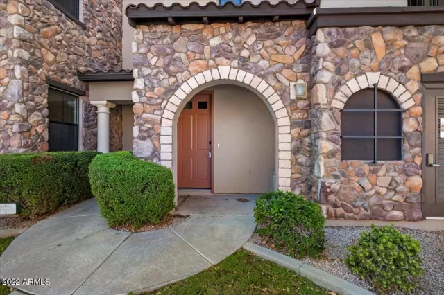 MLS: 6480017 Condo For Sale