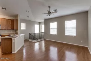 Photo #5: 6480289 Listing