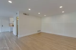 Photo #4: 6480298 Listing