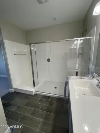 Photo #6: 6480560 Listing