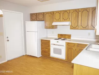 Photo #5: 6481658 Listing