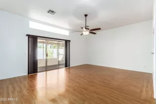 Photo #2: 6481825 Listing 