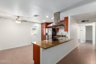 Photo #4: 6482327 Listing