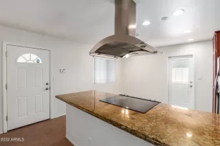 Photo #5: 6482327 Listing