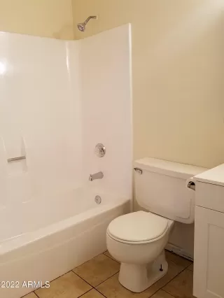 Photo #5: 6484492 Listing