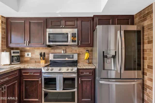 MLS: 6484692 Condo For Sale