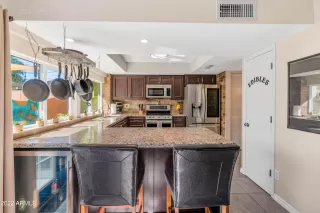 Photo #2: 6484692 Listing 