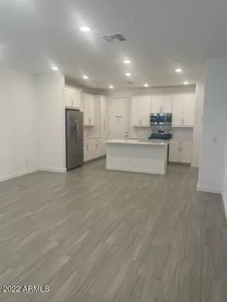 Photo #6: 6484902 Listing