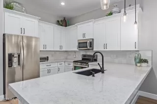 Photo #4: 6484990 Listing 