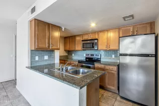 Photo #5: 6485389 Listing 