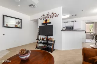 Photo #6: 6485541 Listing