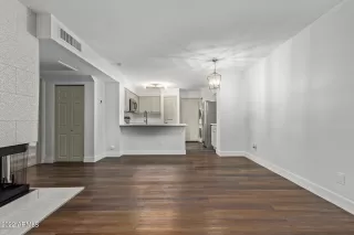 Photo #5: 6485769 Listing