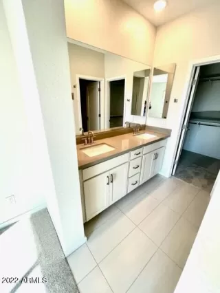 Photo #3: 6486237 Listing