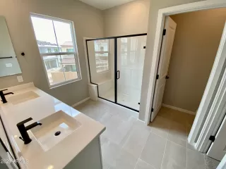 Photo #6: 6486242 Listing