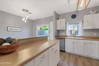 Photo #6: 6486693 Listing