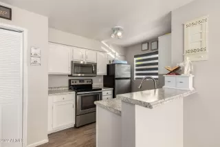 Photo #2: 6486766 Listing 