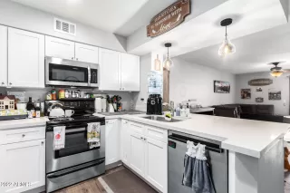 Photo #6: 6486854 Listing