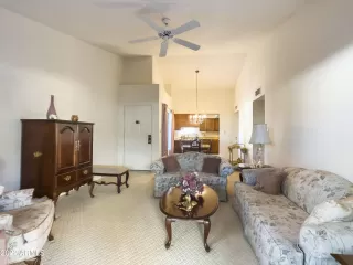 Photo #6: 6486989 Listing