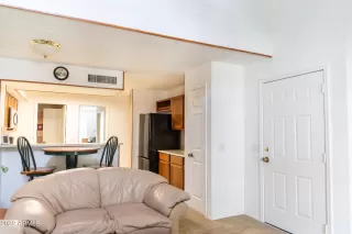 Photo #2: 6487829 Listing