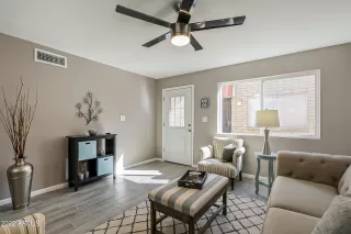 Photo #2: 6488055 Listing 