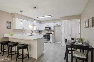 Photo #6: 6488055 Listing 