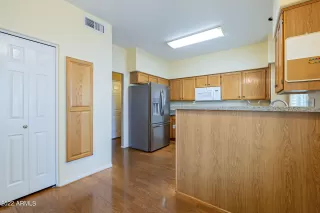 Photo #6: 6488064 Listing