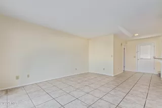 Photo #4: 6488138 Listing