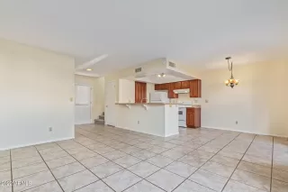 Photo #5: 6488138 Listing