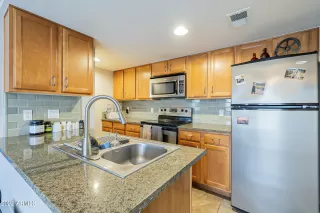 Photo #5: 6488271 Listing 