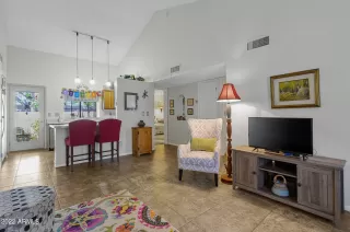 Photo #4: 6488330 Listing